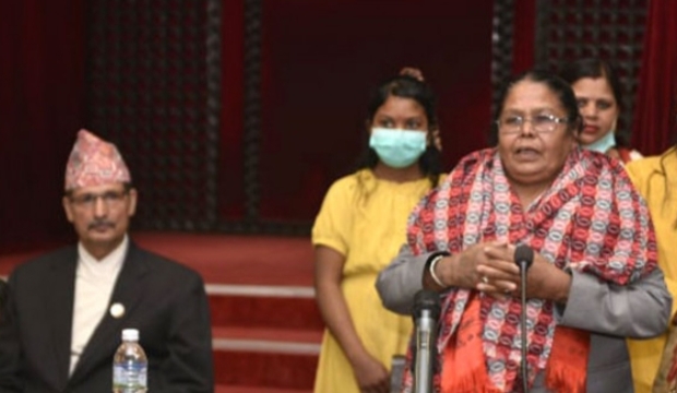 सिरहाकी जानकीदेवी रामले लिइन् सांसदको शपथ