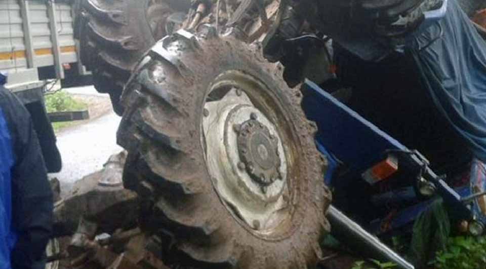 सिरहामा ट्याक्टर दुर्घटना, २२ वर्षीय चालकको मृत्यु