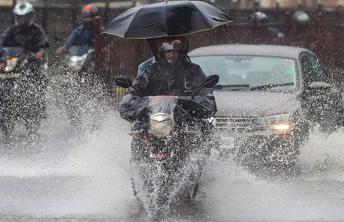 पूर्वतर्फ सर्‍यो वर्षा‚ प्रदेश २ सहितका स्थानमा आज पनि भीषण वर्षाको सम्भावना