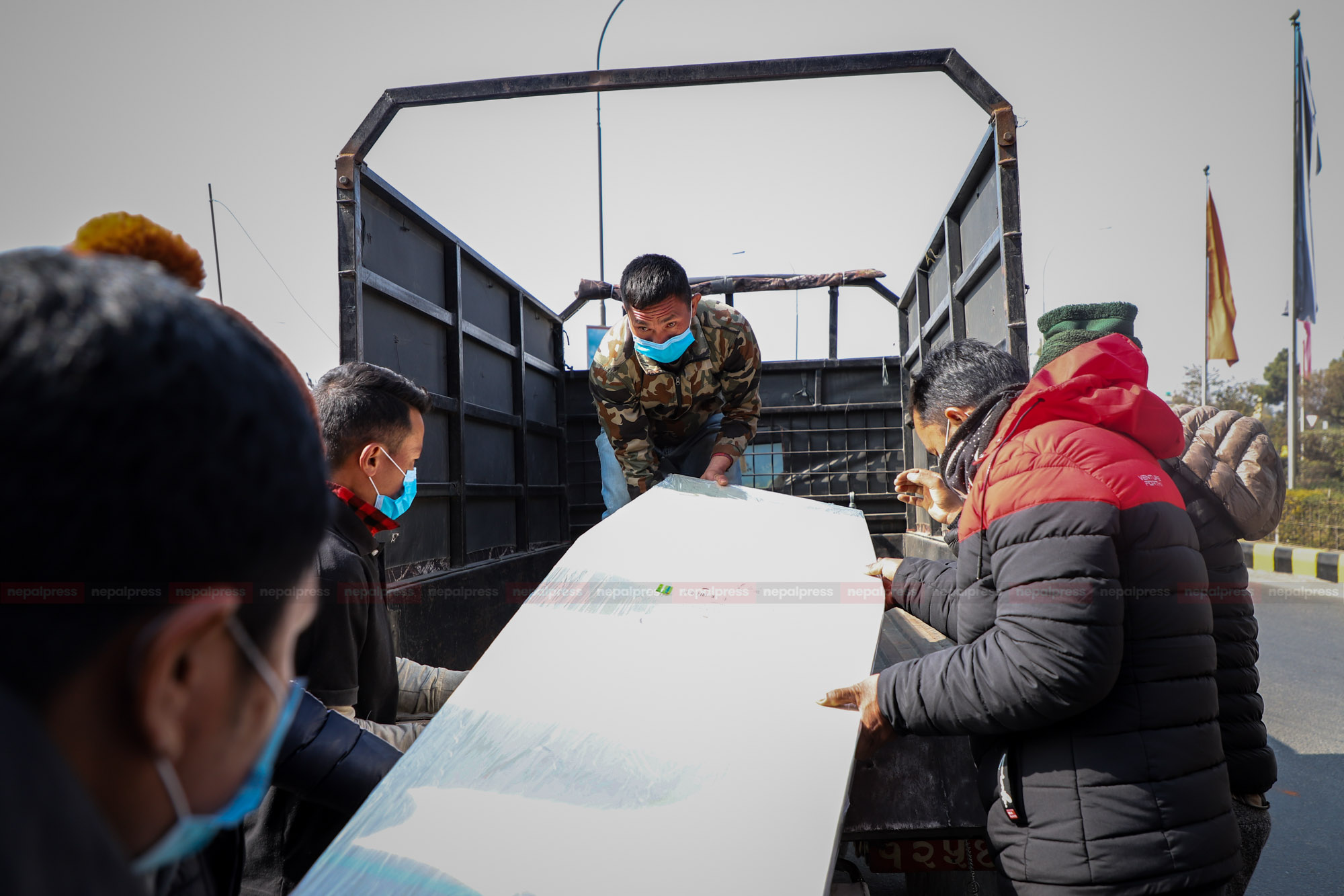 कमाउन मलेशिया पुगेका २४ मजदुरको लाश काठमाडौं ल्याइयो