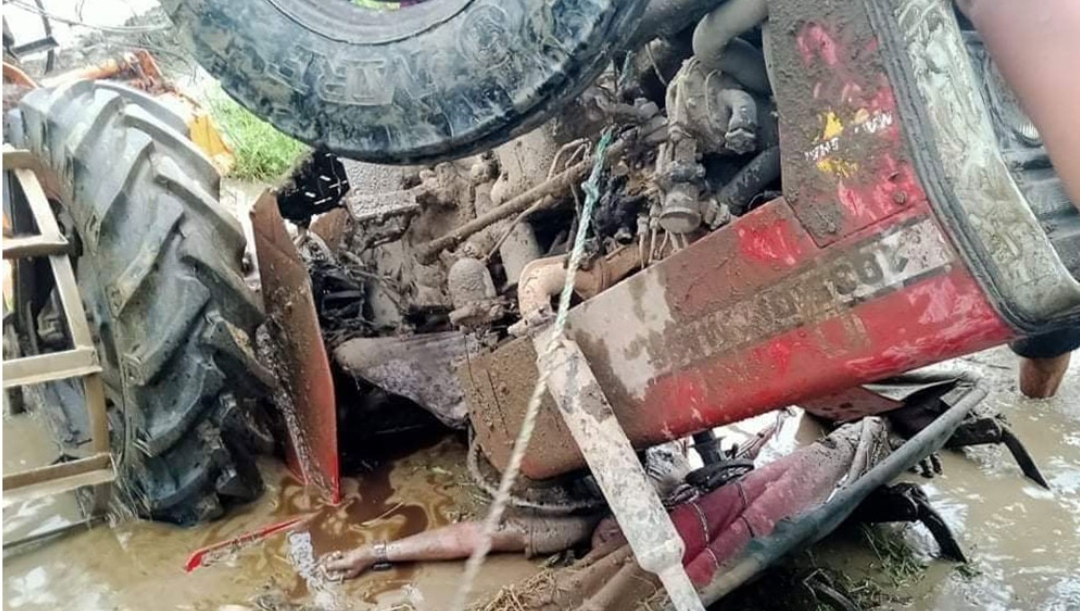 खेत जोत्ने क्रममा ट्याक्टर पल्टियो, ड्राइभरको मृत्यु