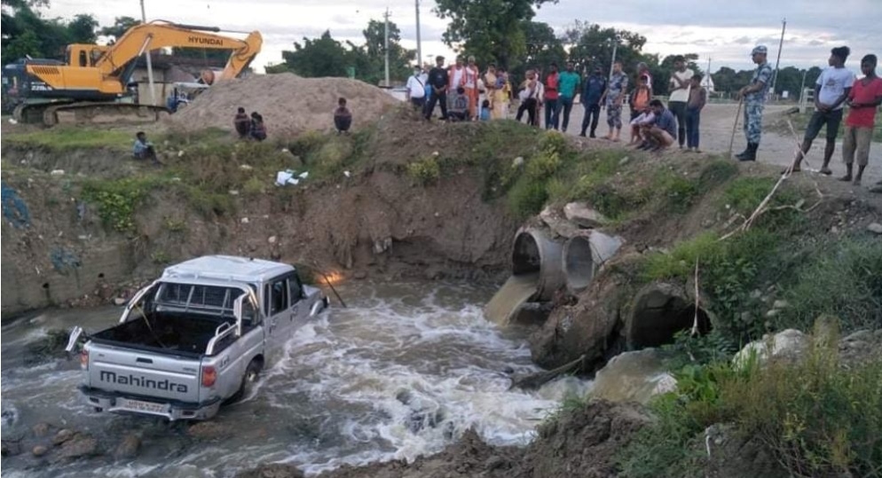 जनकपुर : स्कार्पिओ खाल्डोमा खस्यो, एक जनाको मृत्यु, ५ घाइते