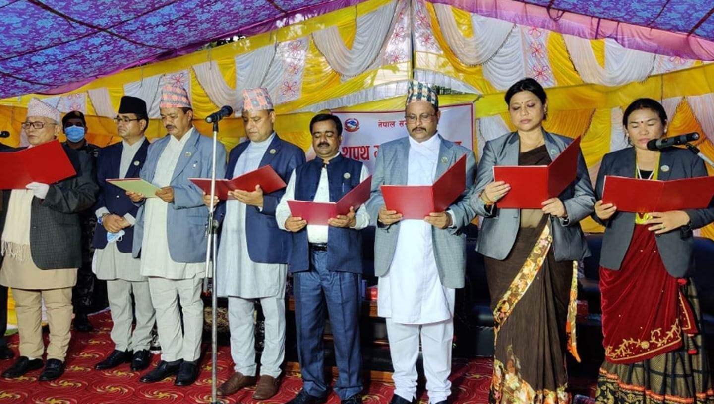लुम्बिनीका नवनियुक्त मुख्यमन्त्री केसीले लिए सपथ