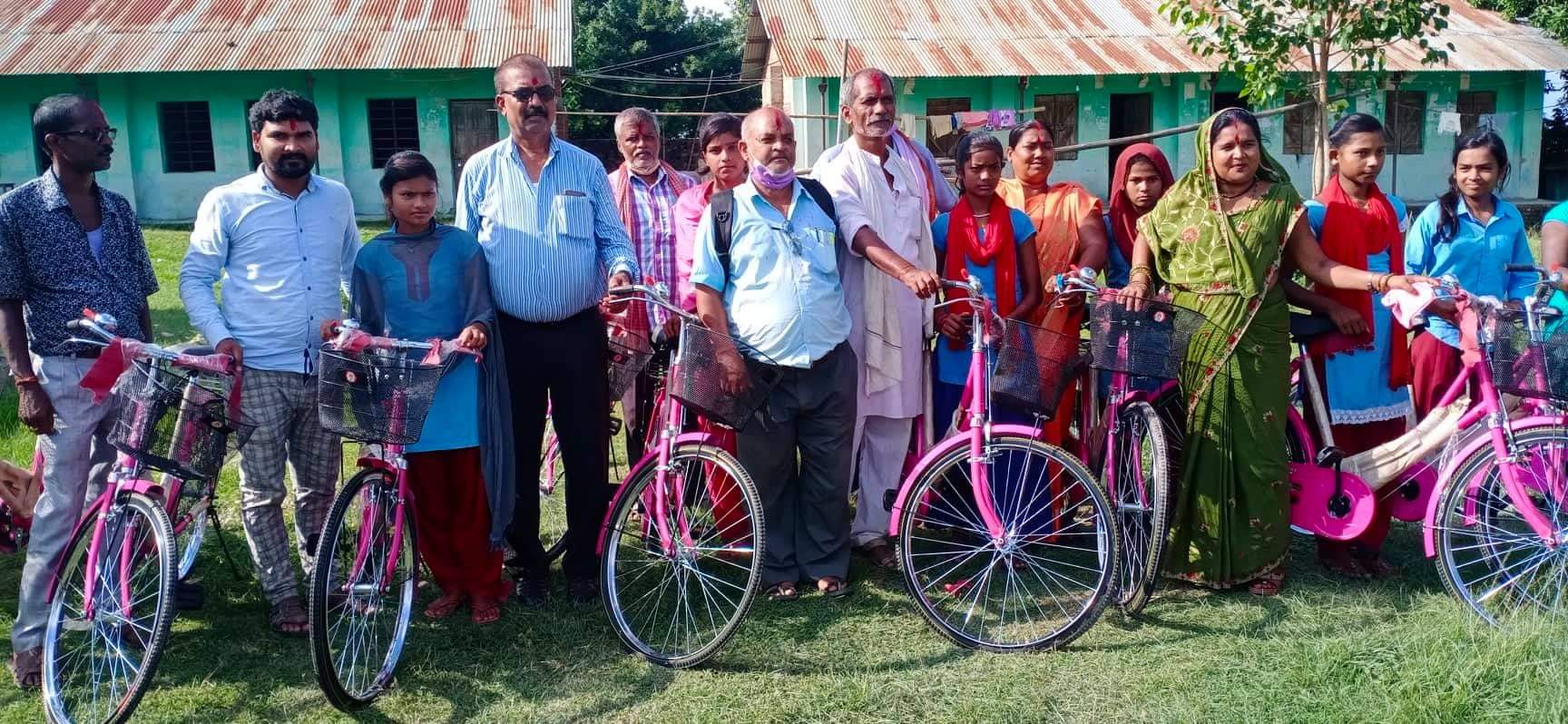 सबैला : ६१ छात्रालाई साइकल वितरण