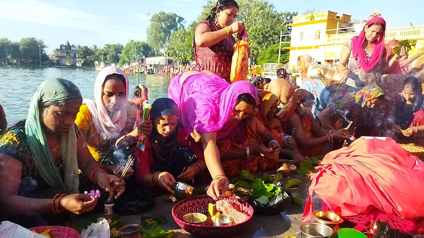 मधेसकी महिलाले आजदेखि सुरु गरिन् कठोर पर्व जितिया