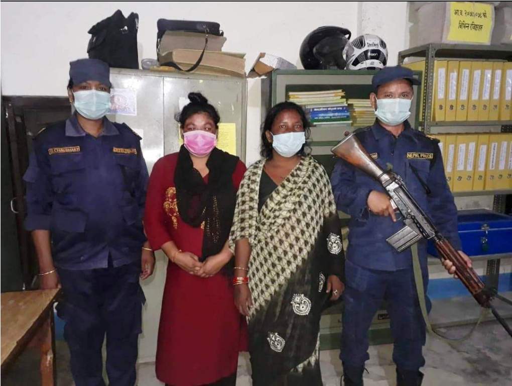 सिरहामा दुई युवतीलाई बेच्न लगिरहेकी दुई महिला पक्राउ