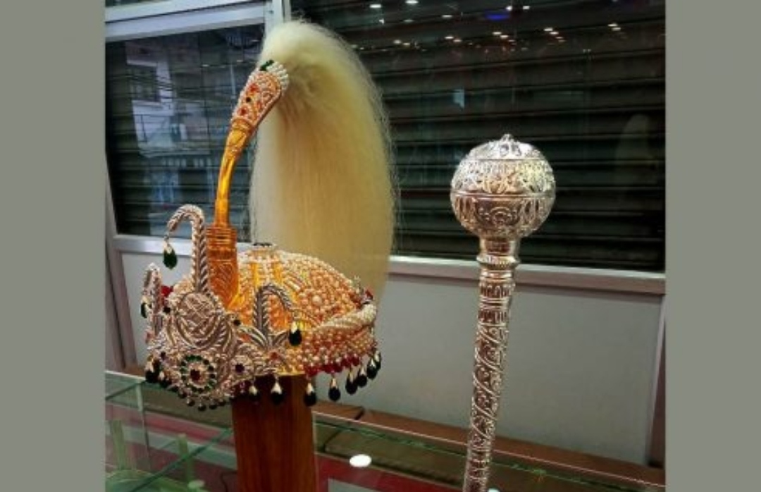 सिसा फुटाएर श्रीपेच चोर्न खोज्ने पक्राउ