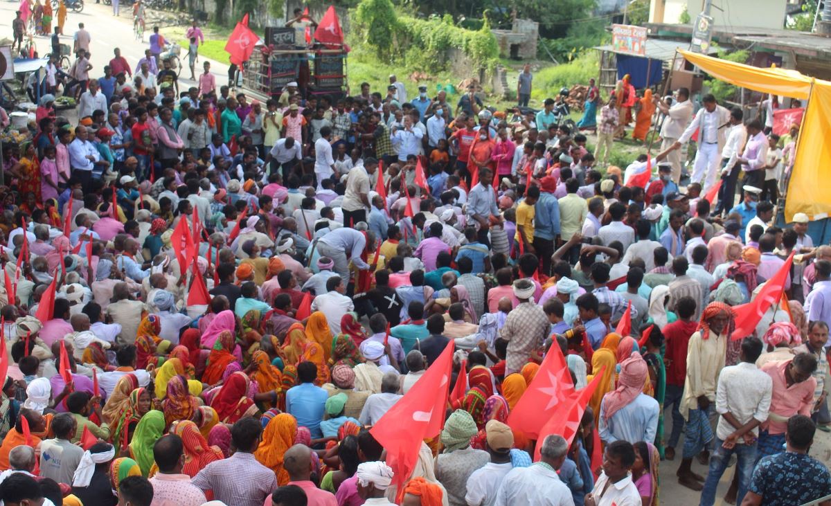 रौतहटमा जनता आवास कार्यक्रम विरुद्ध दलितहरुको प्रदर्शन