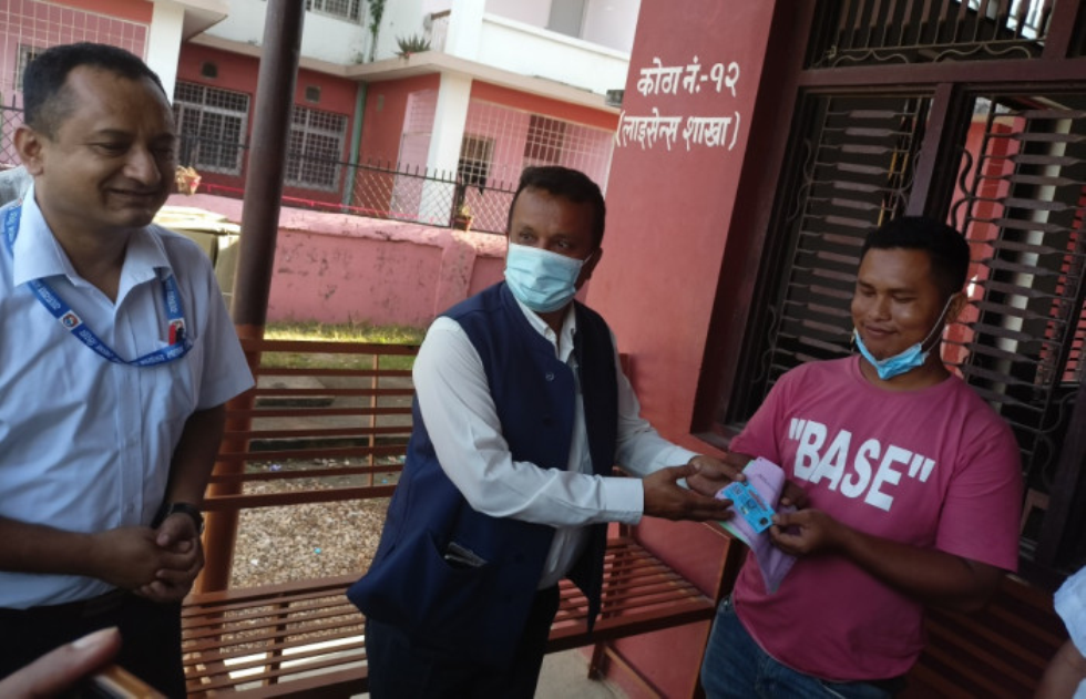लहान यातायात कार्यालयबाट अस्थायी लाइसेन्स वितरण सुरु