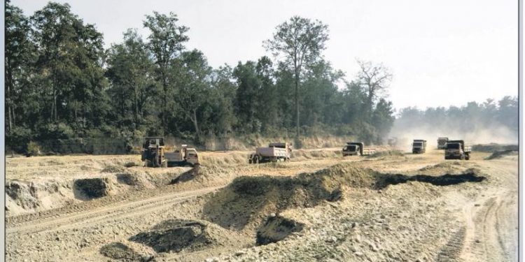 महोत्तरीमा अवैध उत्खनन गर्न चलखेल सुरु