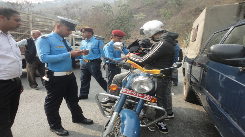 अब ट्राफिक जरिवाना ‘क्यूआर पे’बाटै तिर्न सकिने