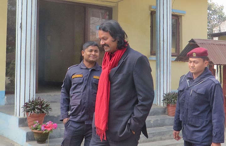 घरबाट किन निस्किन पाएनन् डा. सीके राउत ?