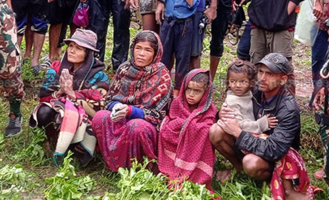 महाकाली टापुमा फसेका ५ जनालाई हेलिकप्टरद्वारा उद्धार गरियो