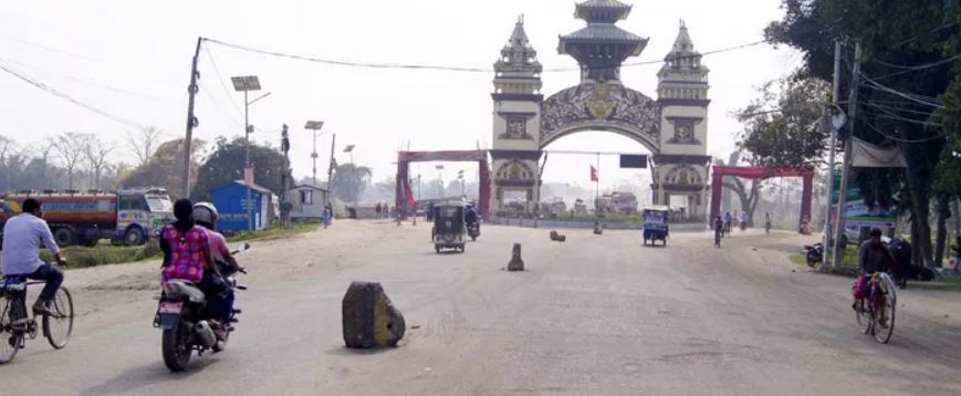 नेपाली सवारीलाई बारा र पर्साको नाकाबाट भारत प्रवेशमा रोक