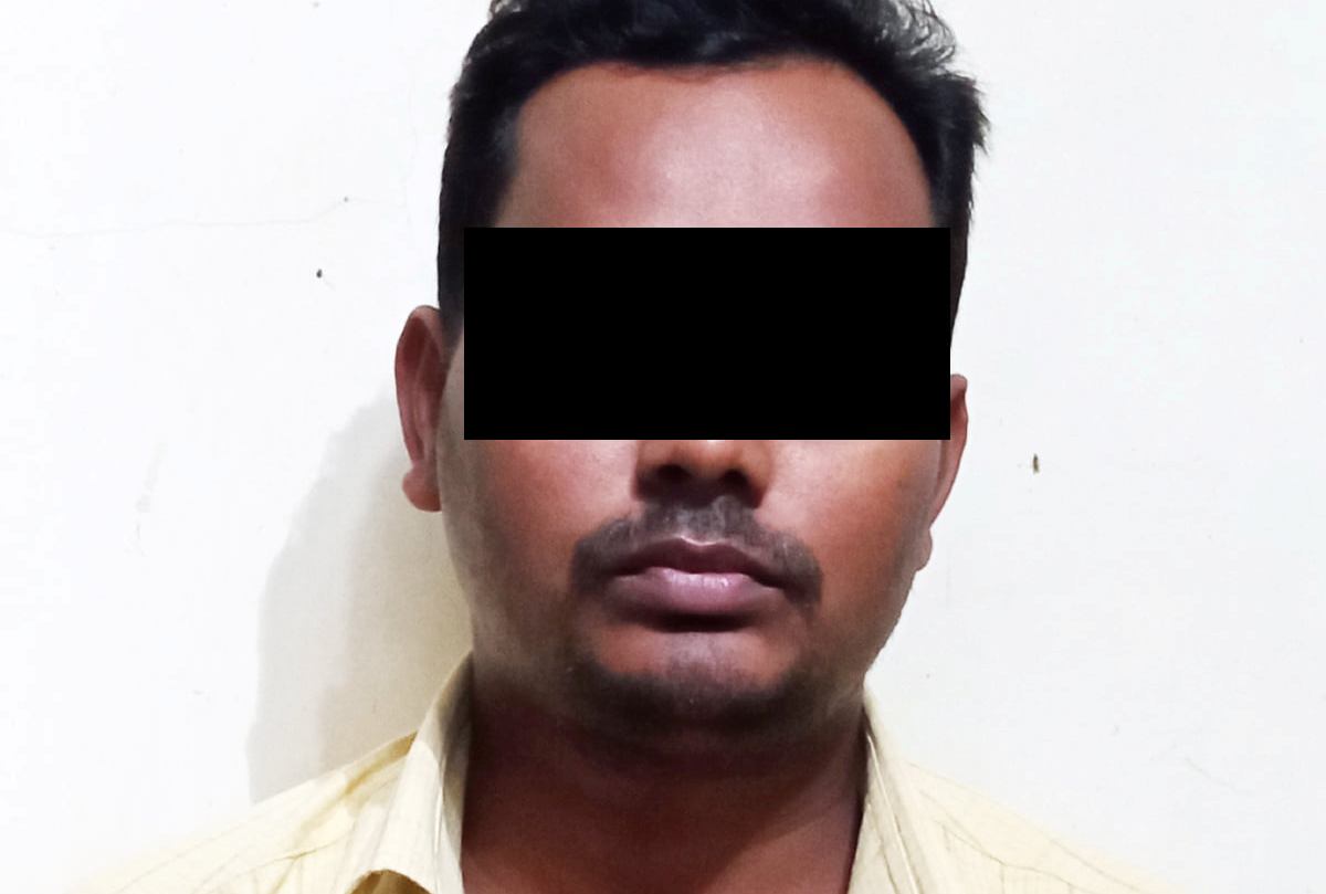 सिरहा प्रहरीले समात्यो चिट्ठा परेको भन्दै लाखौं रुपैयाँ ठग्ने व्यक्तिलाई