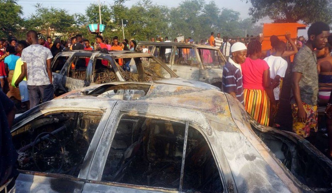 इन्धन बोकेको ट्यांकर दुर्घटना : १०८ जनाको मृत्यु, ९२ घाइते