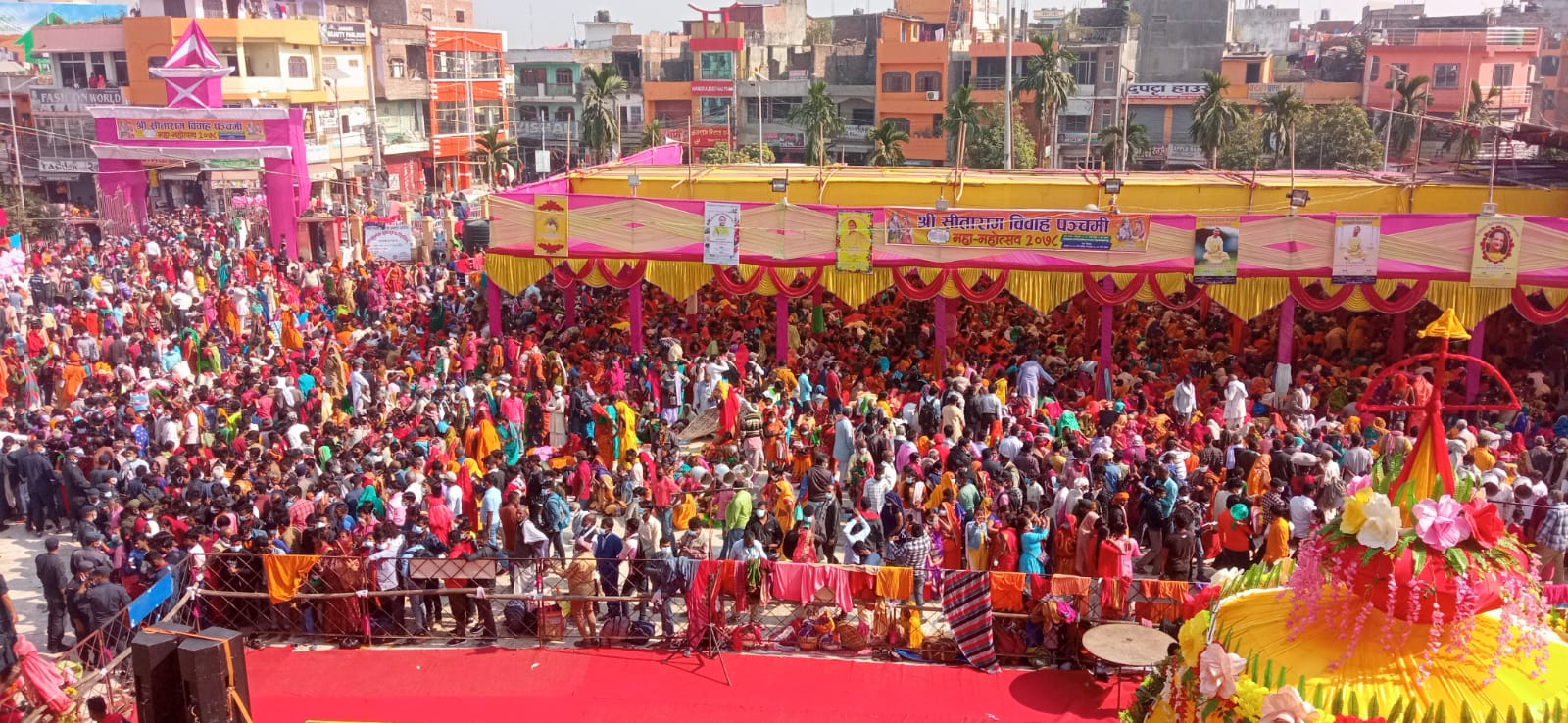 जनकपुरमा सीता-राम स्वयंबर र विवाह हेर्न उर्लिए लाखौं श्रद्धालु, हेर्नुस् फोटोहरु