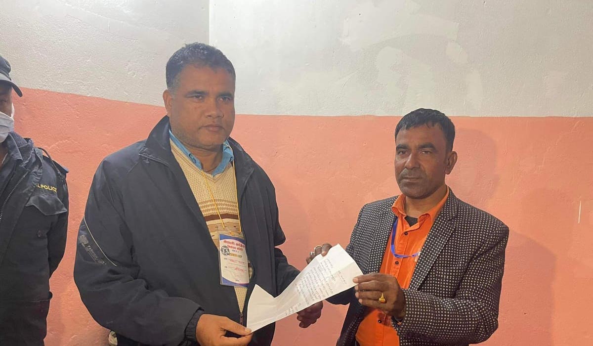 विजयी घोषणा गरेअनुसार नरेश यादवले मागे महामन्त्रीको प्रमाणपत्र