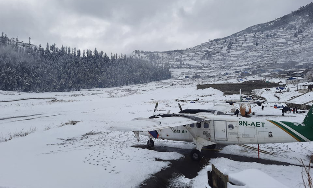 नेपालमा तीन फिटसम्म हिमपात, जनजीवन बन्यो कष्टकर