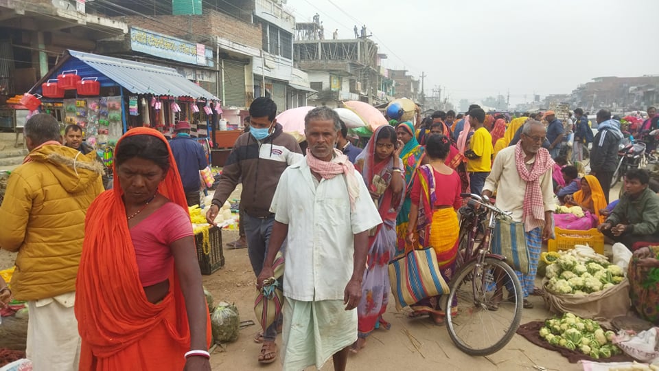 मधेश बढ्दै कोरोना संक्रमित : बजारमा भीड, मास्क नै लगाउँदैनन् सर्वसाधारण