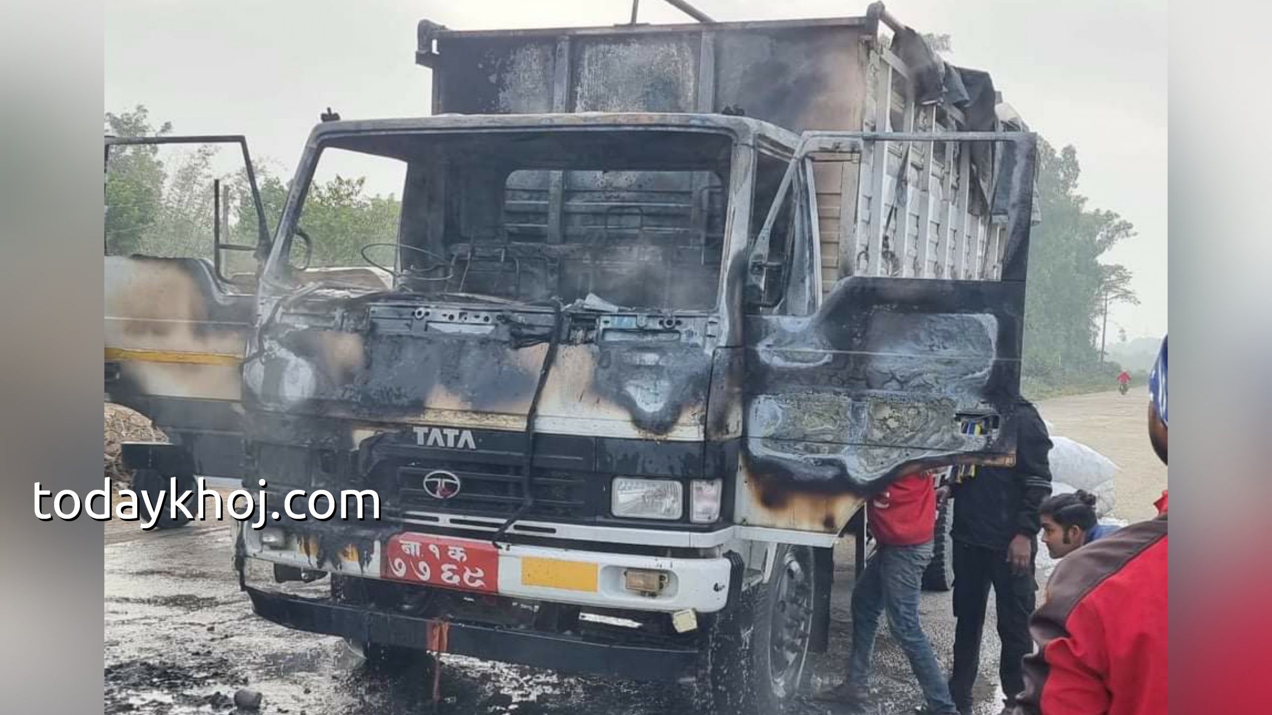 धनुषामा पनि जनमतका कार्यकर्ताले जलाए ट्रक, जिल्ला अध्यक्षसहित ३ पक्राउ