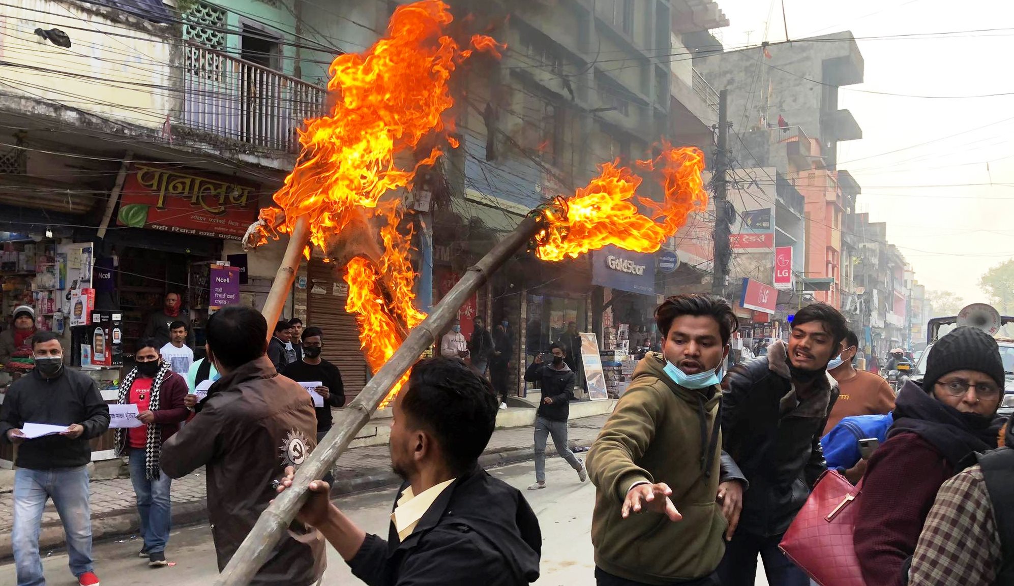 मधेसमा किन जलाइयो प्रधानमन्त्री देउवाको पुत्ला ?