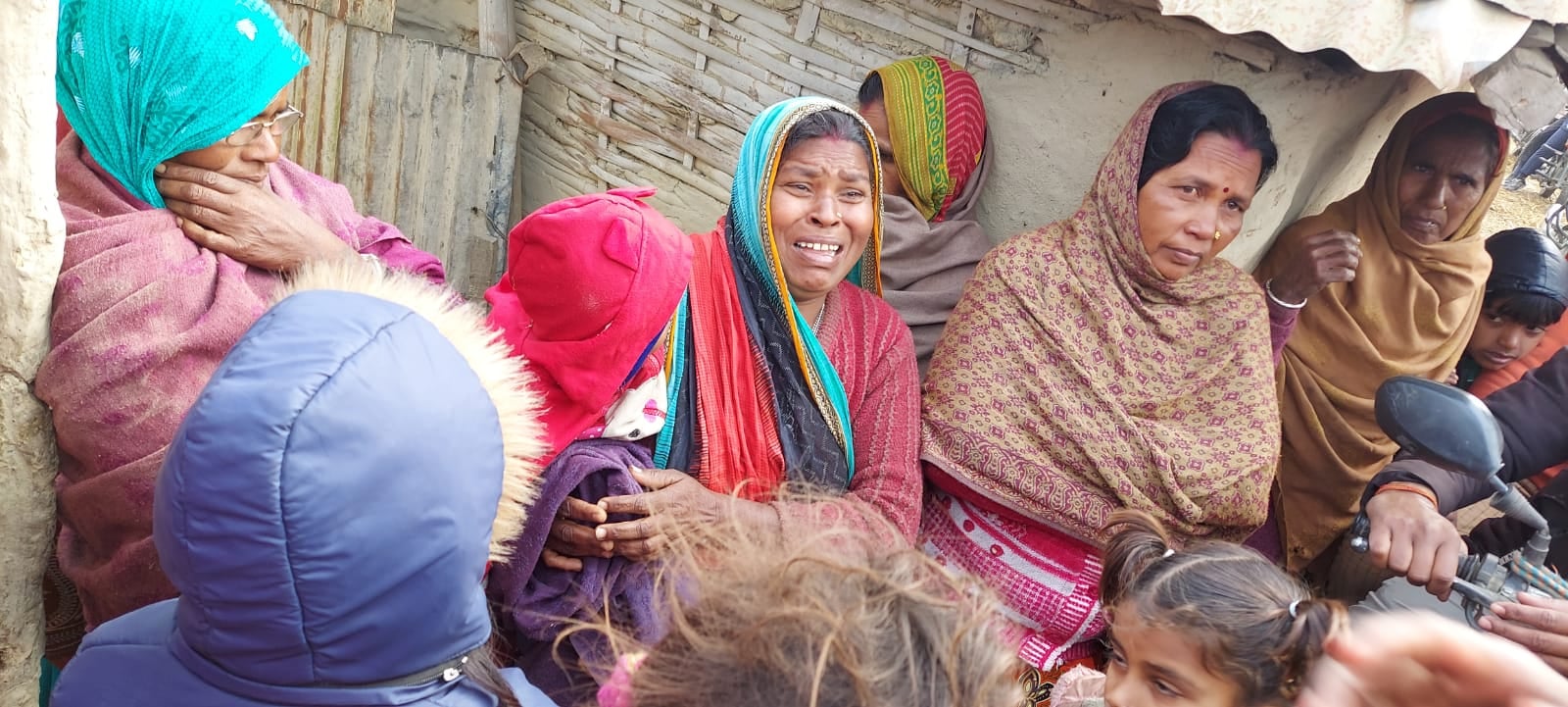 सीके राउतले रुँदै गरेकी यी महिलाको फोटो किन फेसबुकमा राखे ?