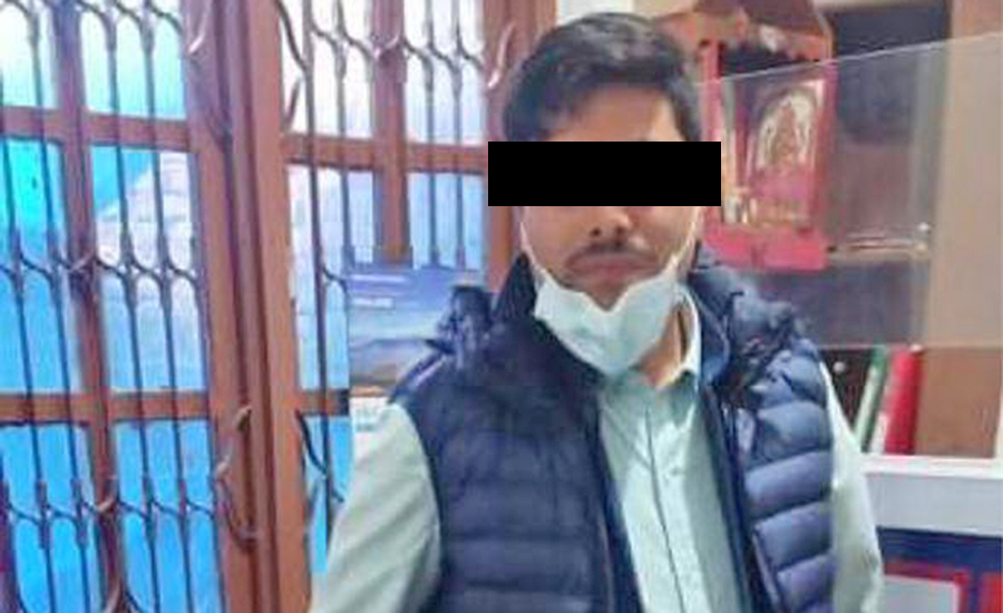 स्रोत खुलाउन नसक्दा ७० लाख रुपैयाँसहित यी युवक पक्राउ