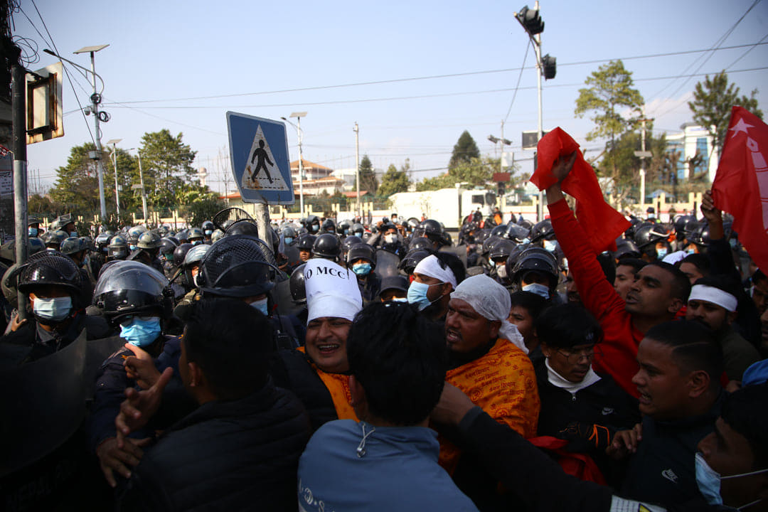 माओवादी कार्यकर्ताहरु MCC विरुद्ध प्रदर्शन नगर्ने, नयाँबानेश्वर पुगेकाहरु फिर्ता !