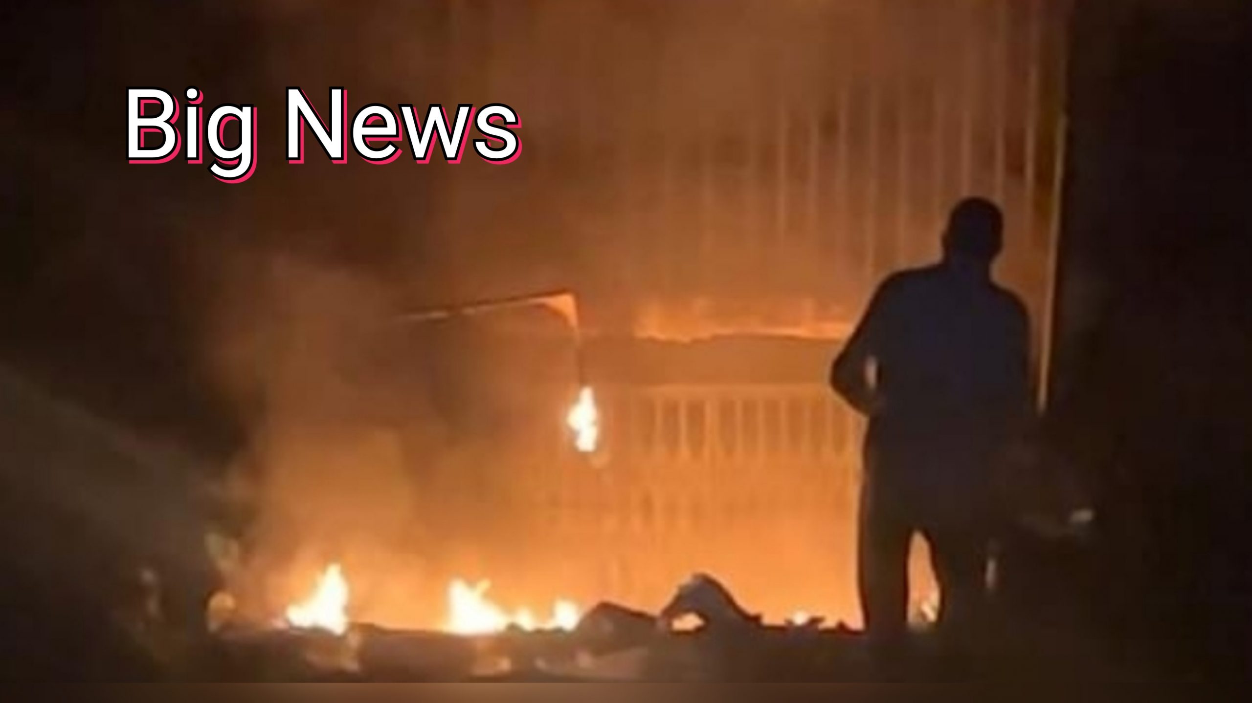 कांग्रेस र एमाले पार्टी कार्यालयमा ताेडफाेड र आगजनी, प्रशासनले लगाए कर्फ्यू