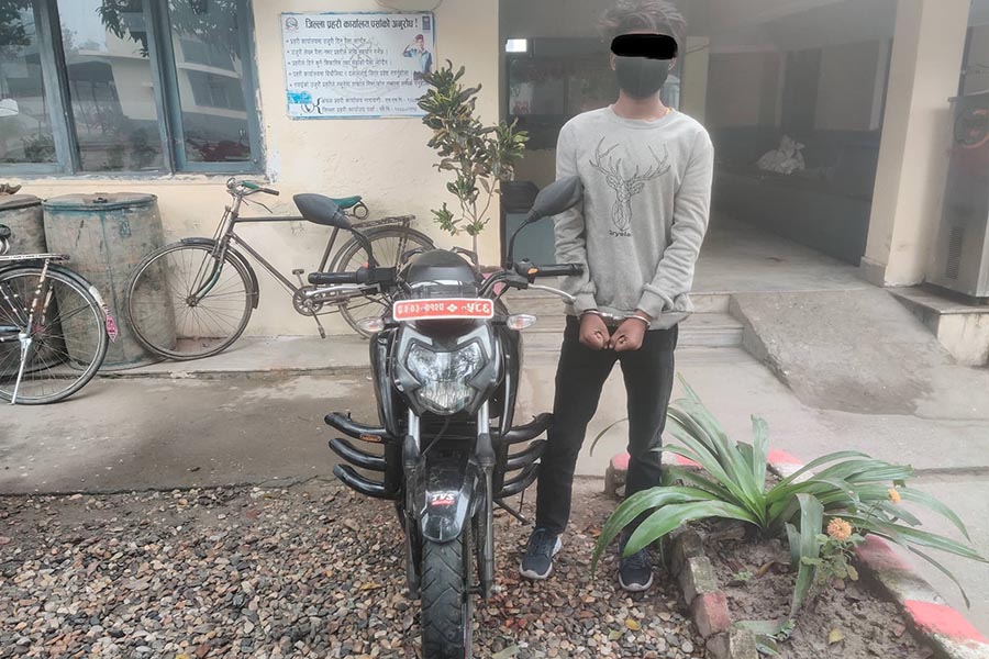 मोटरसाइकल चोरीको आरोपमा एक युवक पक्राउ
