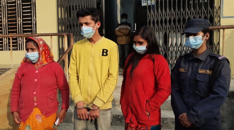 जनकपुरमा बच्चा चोरी गर्ने यी हुन तीन जना, प्रहरीले सार्वजनिक गर्यो