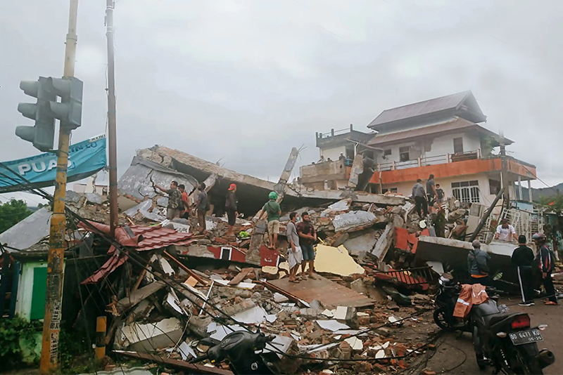 इण्डोनेशियामा भूकम्प : ७ जनाको मृत्यु, सैयौं घाईते