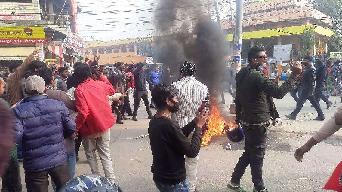 जनकपुरमा विद्यार्थी र प्रहरीबीच झडप