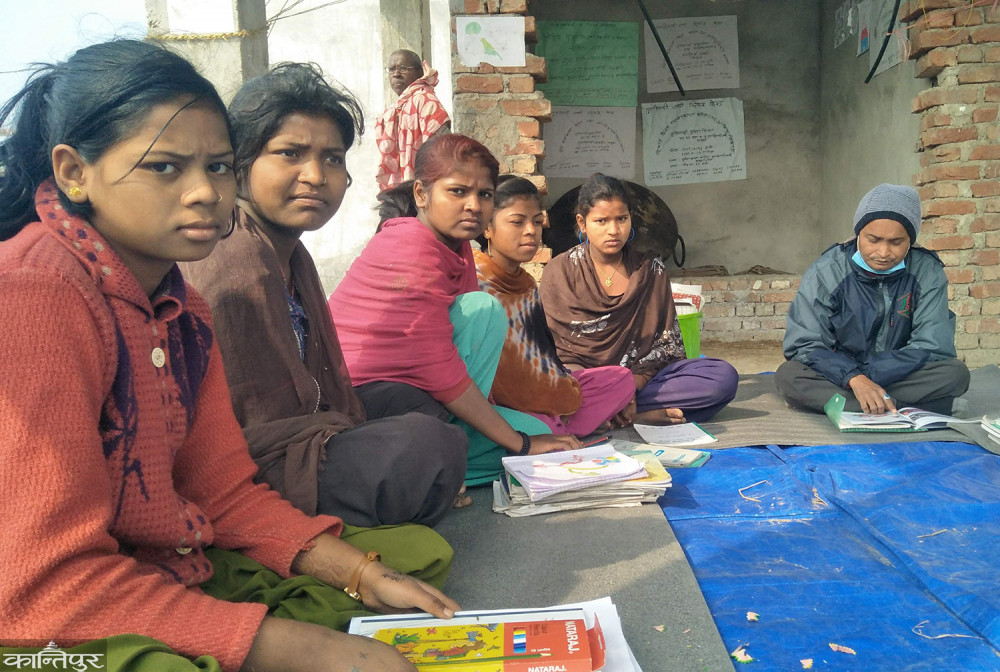 मधेस : लेखपढले सचेत बन्दै मुसहर किशोरी
