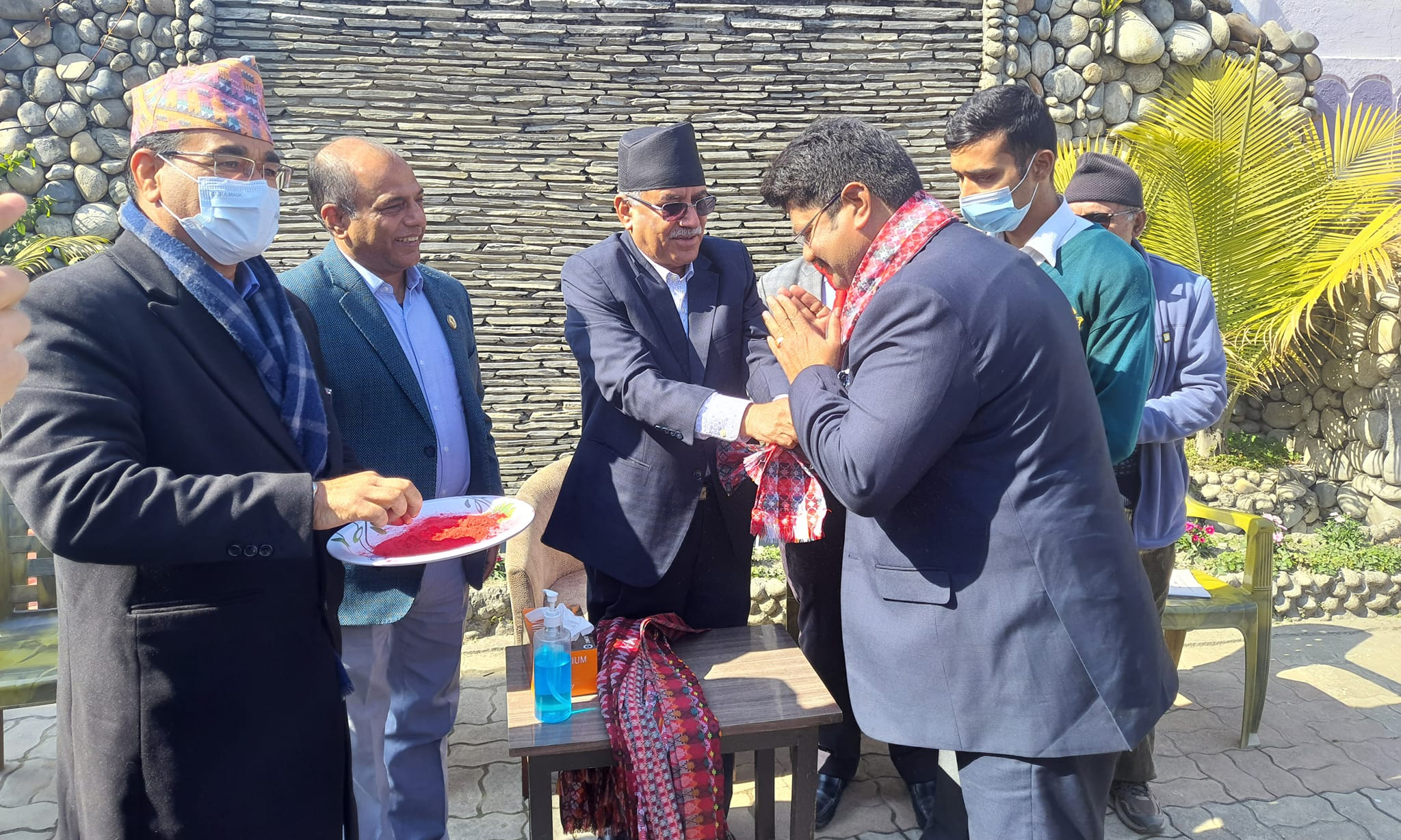 गाउँपालिकाका अध्यक्ष शुक्ला र वडाध्यक्ष यादव माओवादीमा प्रवेश
