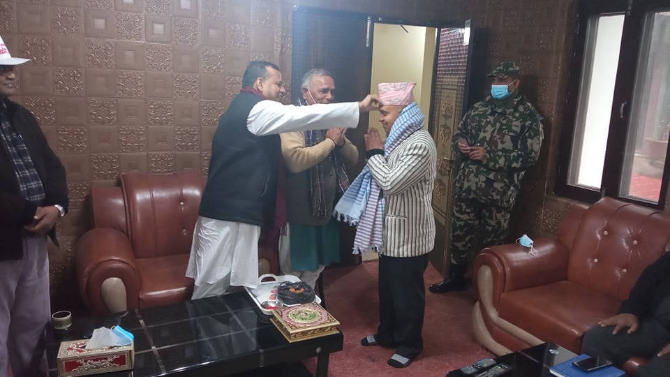 मधेश प्रदेश : प्रमुख सचिवको जिम्मेवारी सम्हाले राउत, मुख्यमन्त्रीले गरे स्वागत