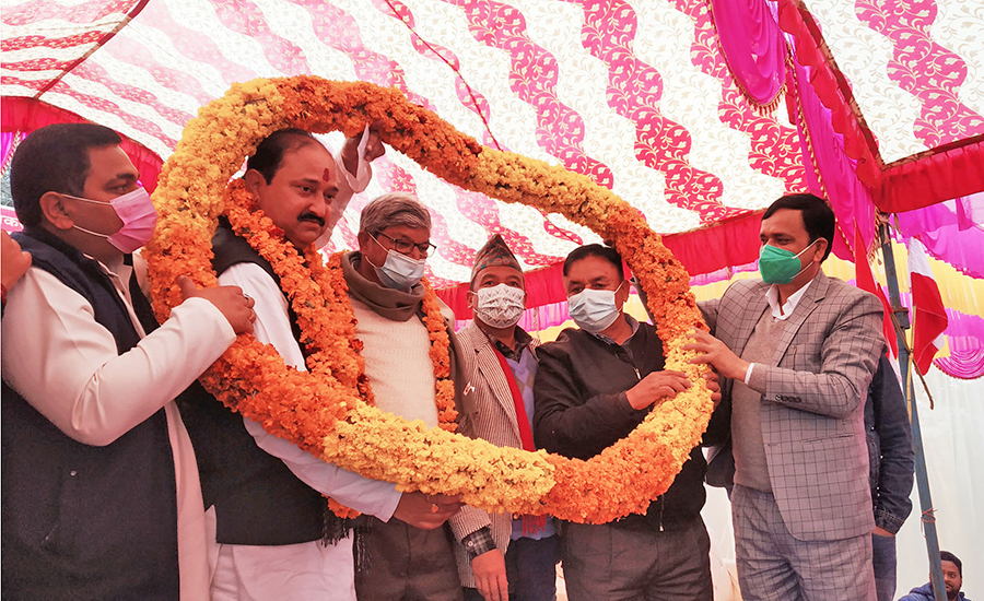 मेयर शाह कांग्रेसमा प्रवेश गरे