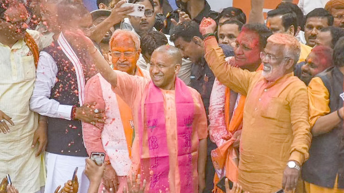 योगी आदित्यनाथ दोस्रो पटक बने उत्तर प्रदेशको मुख्यमन्त्री, यसरी लिए शपथ