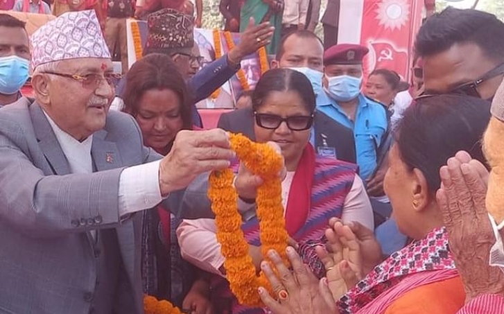 रंगेलीका मेयर, उपमेयर र वडाध्यक्षहरु माओवादी छाडेर एमालेमा प्रवेश