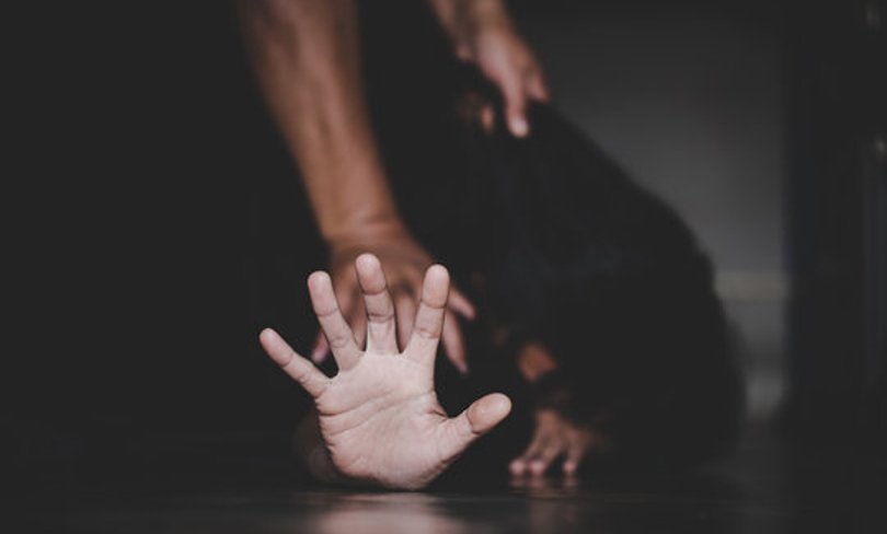 होली खेल्ने बहानामा घरमै बाँधेर जर्वजस्ती गरे, तर प्रहरीले लिएनन् उजुरी