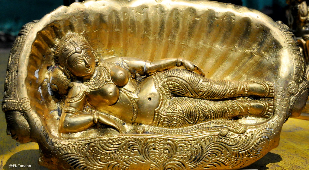 आज फागुन ३० गते सोमबार, हेर्नुहोस् पञ्चाङ्ग र राशिफल