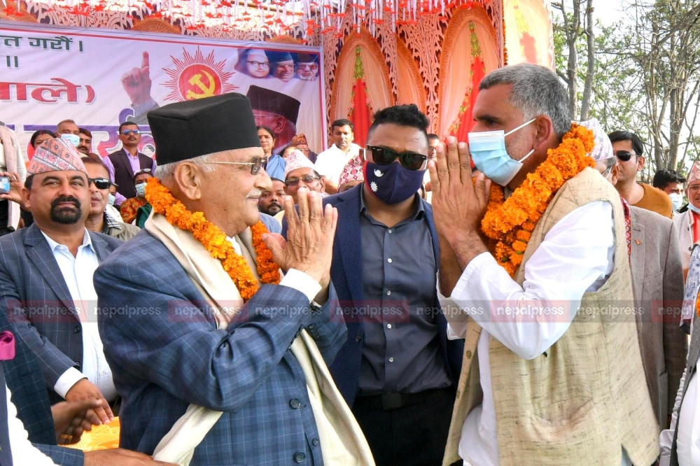 मधेशमा ओलीको आक्रामक अभियान, गाउँपालिका अध्यक्ष मुस्तफा पनि एमाले प्रवेश