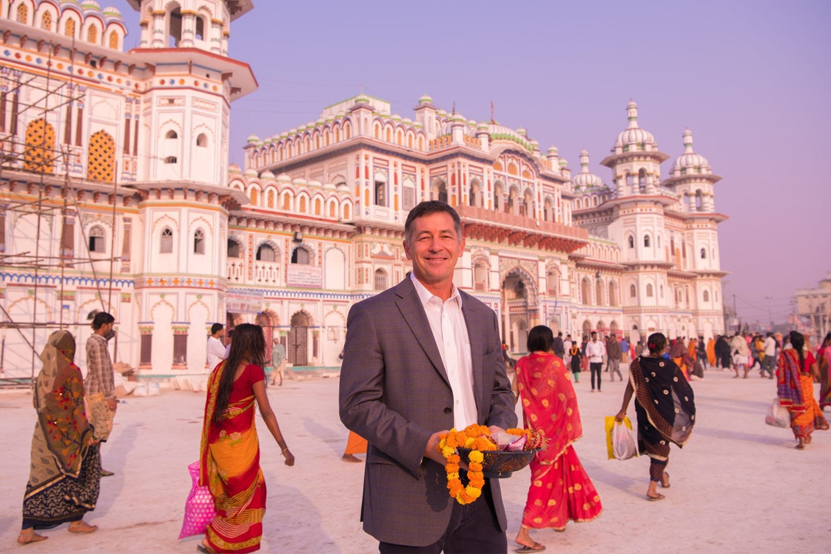 अमेरिकी राजदूत बेरीले जनकपुर पुगेकाे तस्बिर राखेर दिए रामनवमीको शुभकामना