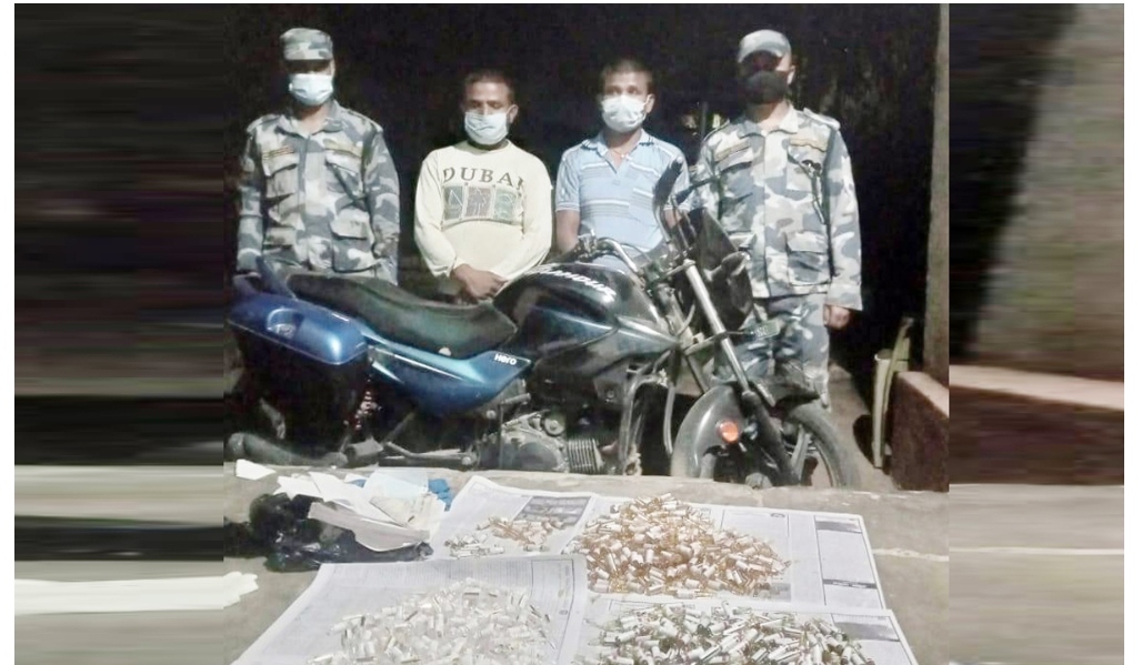 लहानका यी दुई यूवक पक्राउ, यतिधेरै सुई र ट्याबलेट बरामद