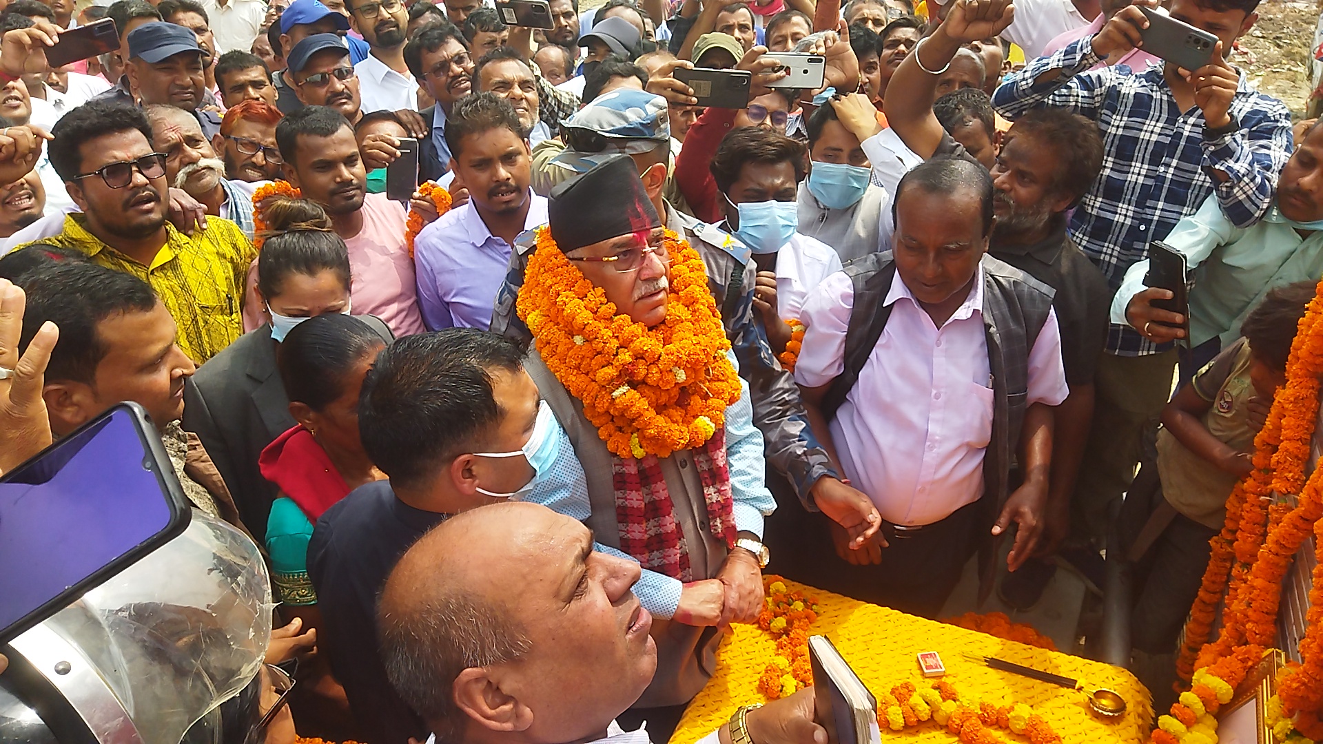 सिरहा आएर प्रचण्डले भने- एमाले र केपी ओलीकै कारण मधेसको अधिकार कुण्ठित भयो
