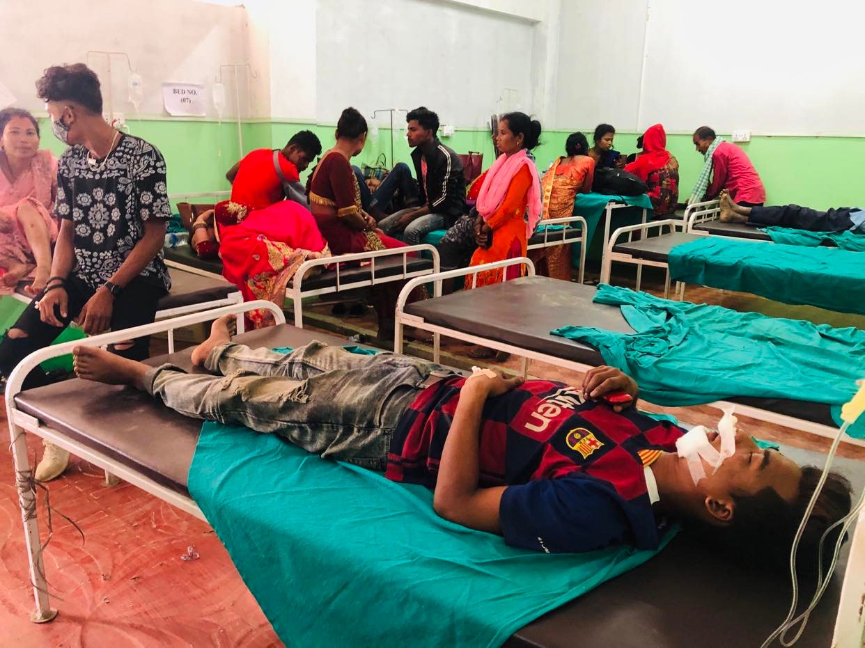 Breaking : सिरहामा जन्ती बोकेको बस र टिपर ठोक्कियो, ३१ जना घाइते