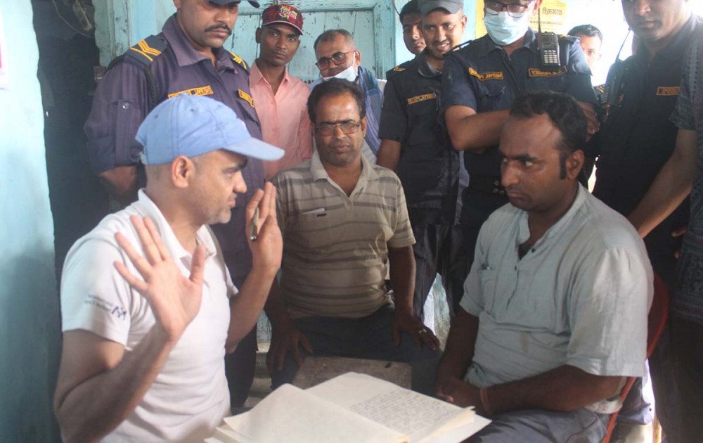 मधेस : घुस लिएको आरोपमा स्कुलका हेडमास्टर र अन्य एक व्यक्ति पक्राउ