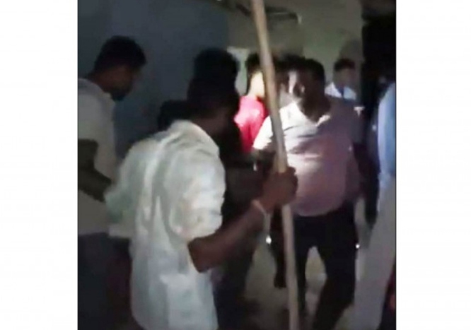 पर्सामा मेयर उम्मेदवारको समूह र स्थानीयबीच झडप