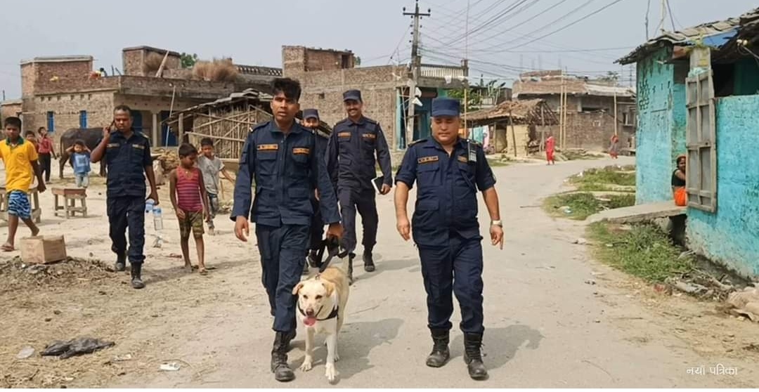 सिरहाका सबै संवेदनशील मतदानस्थलको तालिमप्राप्त कुकुरबाट निरीक्षण